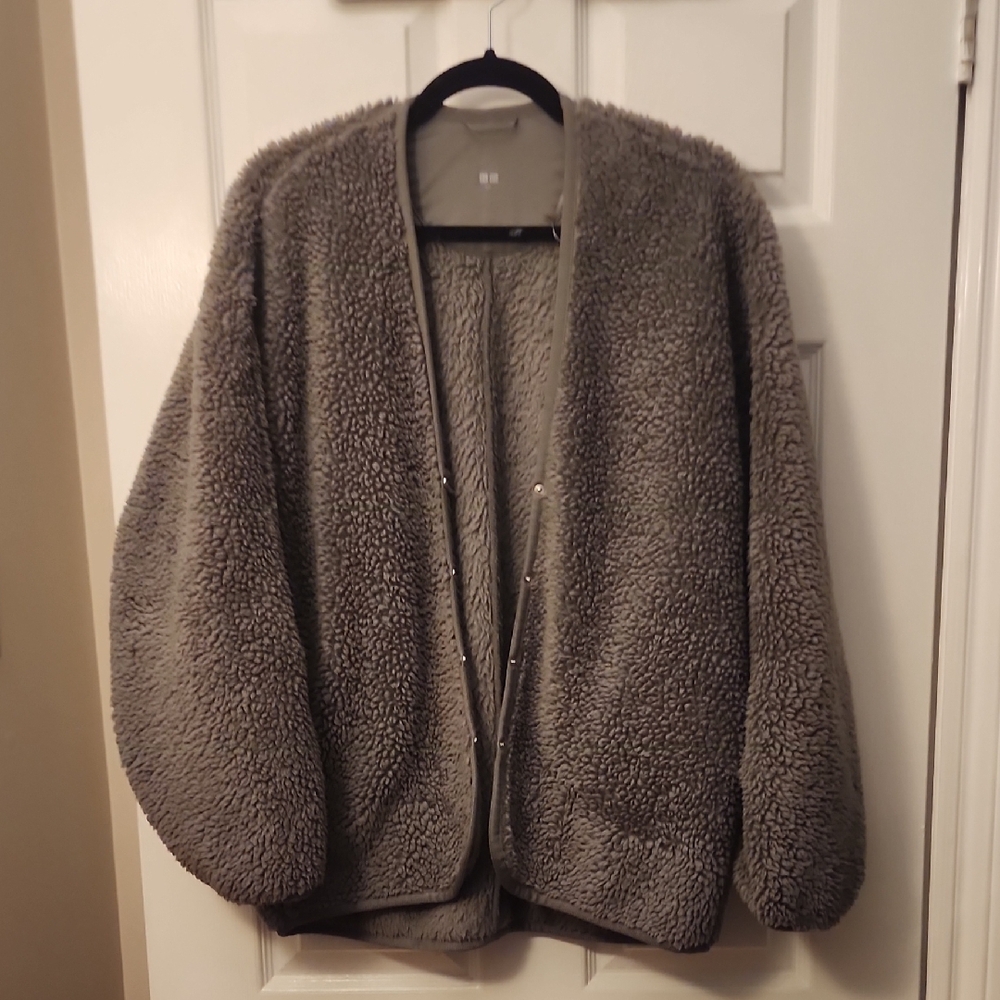 Uniqlo Gray Teddy Jacket Cozy Plush Oversized